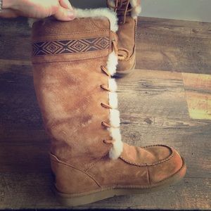 Tall Brown Leather Tie Up Ugg Boots size 8